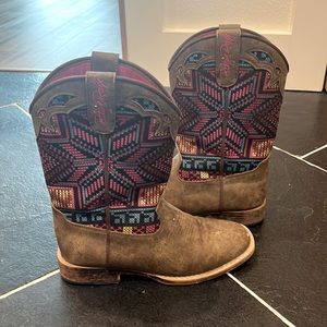 Western boots size 2